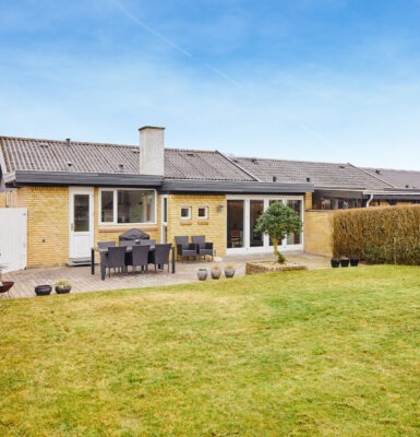 Kirkevænget 40, 8310 Tranbjerg J